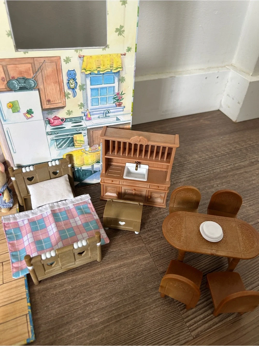 Calico Critters Carry & Play House with Animals & Accessories